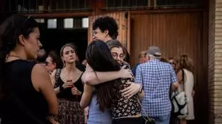 Despedida con "mucho dolor" a Javier y Esther, el matrimonio asesinado en Tauste: "Te cuesta creer que sea verdad, ¿cómo pueden pasar estas cosas?"