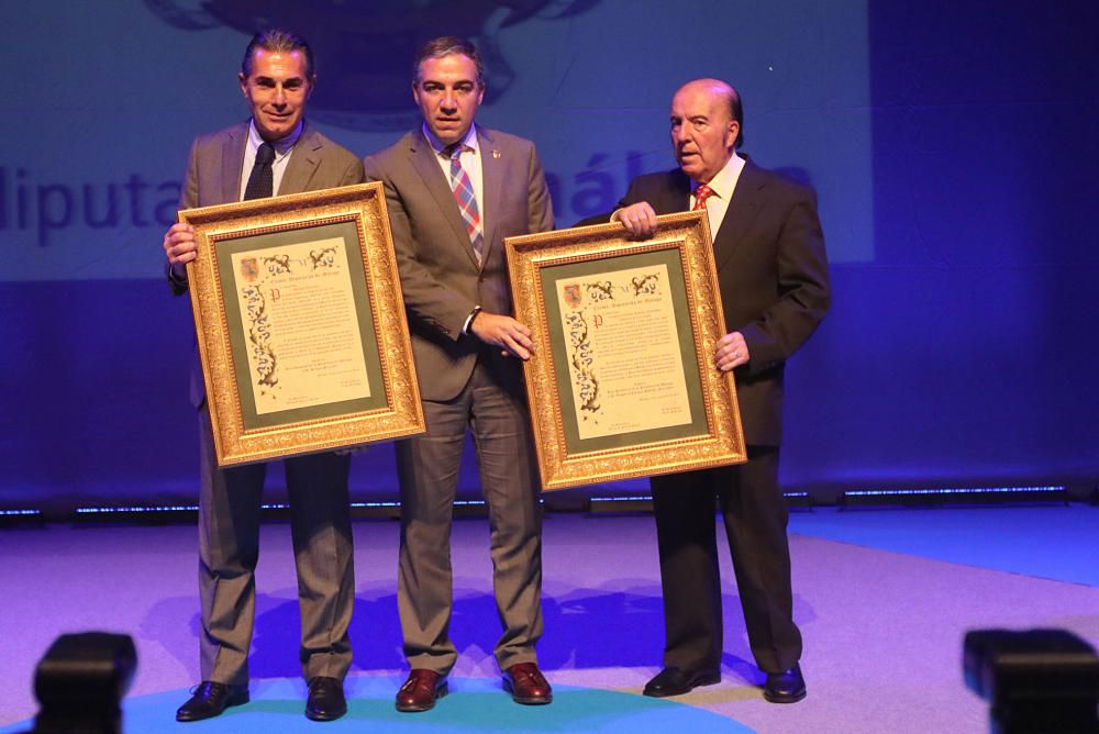 El cantaor y humorista ha sido nombrado Hijo Predilecto de Málaga y el italiano, extécnico de Unicaja y seleccionador nacional de baloncesto, Hijo Adoptivo.