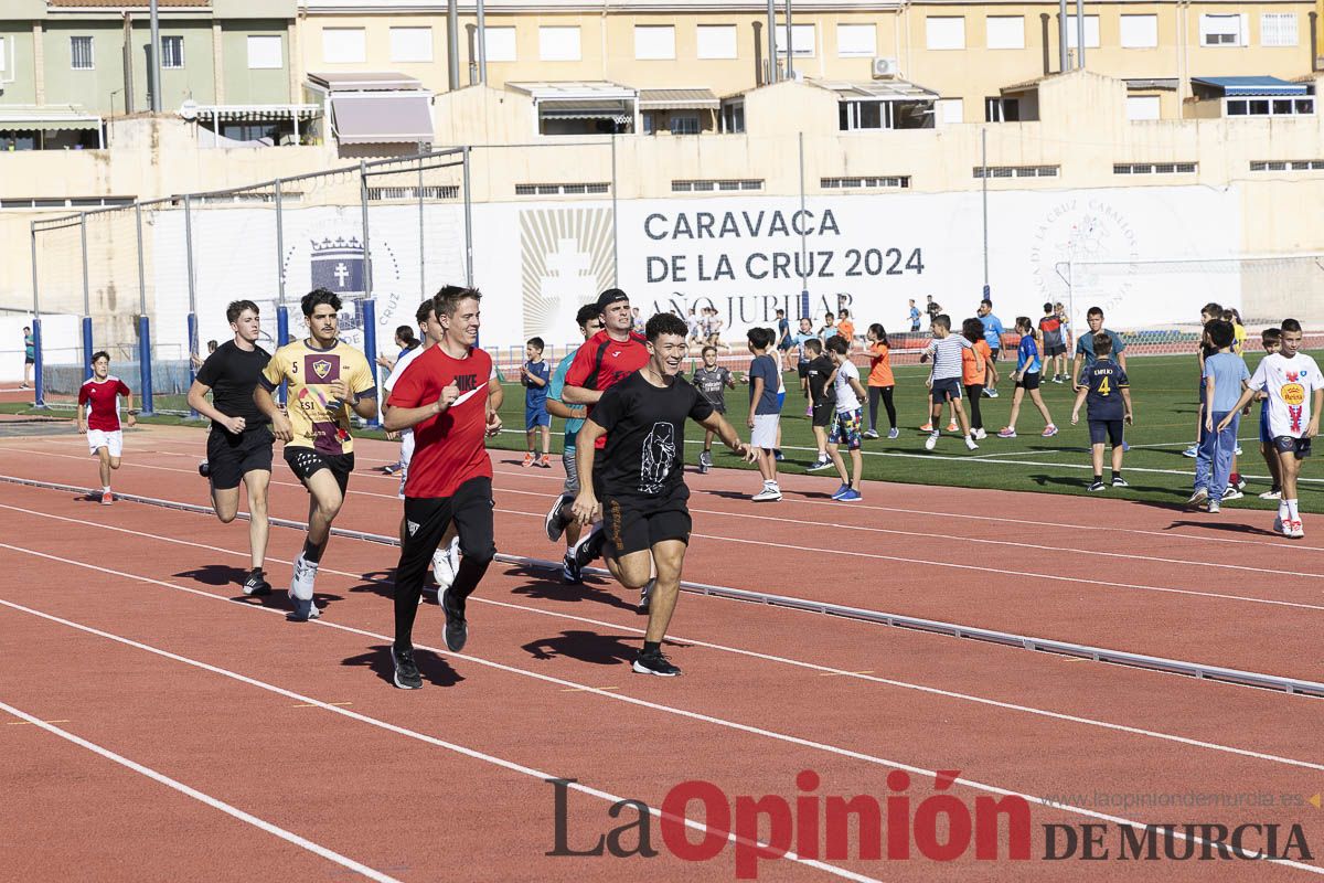 Abel Antón vistiba la Escuela Municipal de Atletismo de Caravaca