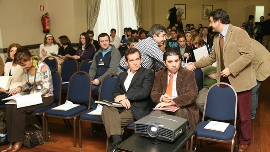 Santiago Domínguez saluda a los asistentes a Ponteviño 08.