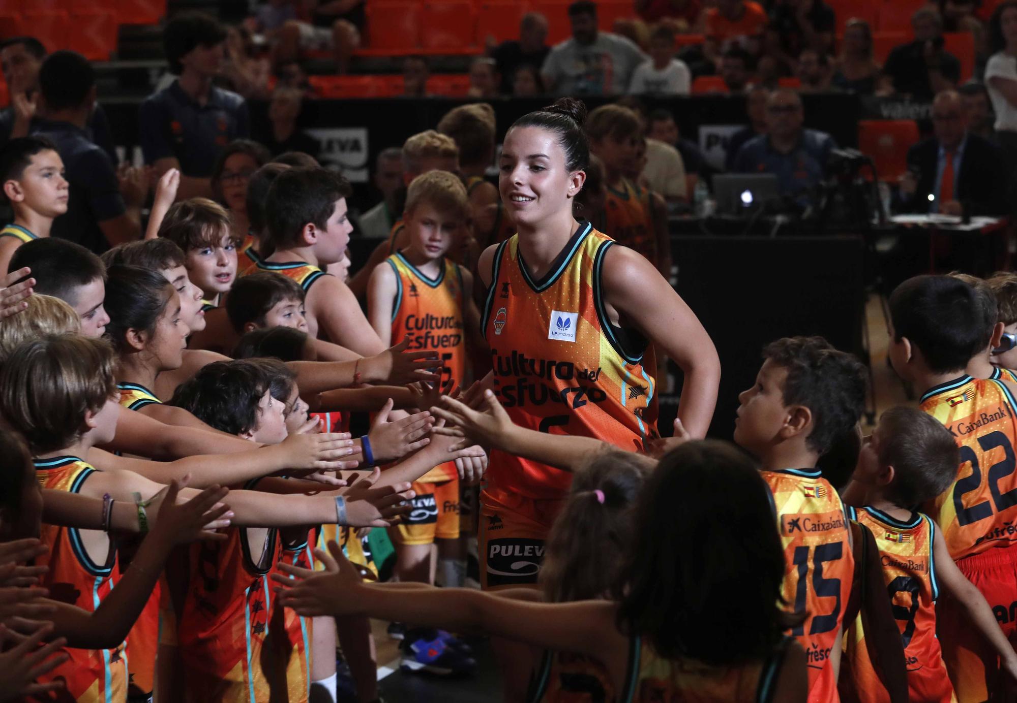 Presentación del Valencia Basket en La Fonteta