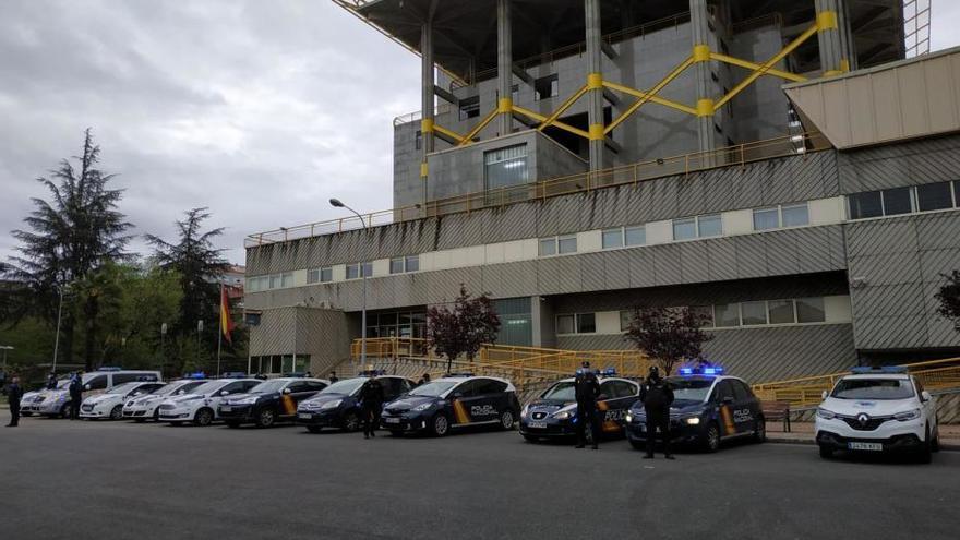 Sentido homenaje a los policías nacionales fallecidos por coronavirus