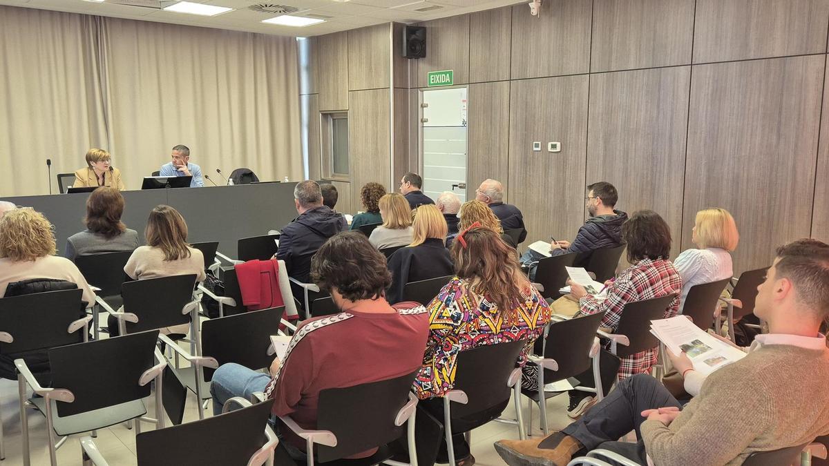 La Mancomunitat de la Ribera Alta y Turisme Comunitat Valenciana se reúnen con los alcaldes de la comarca.