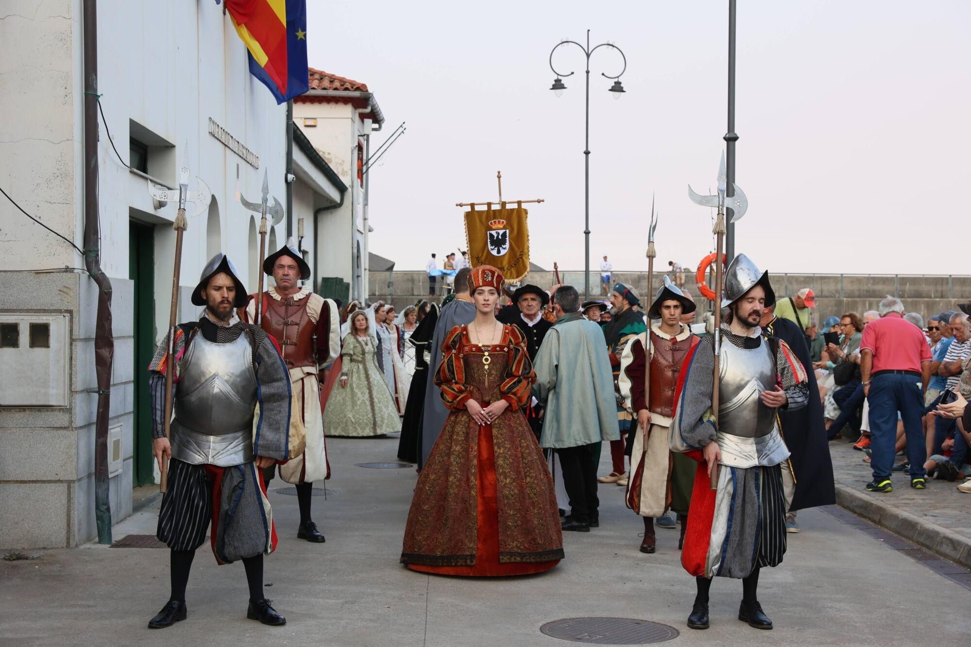 Carlos V siempre desembarca en Tazones