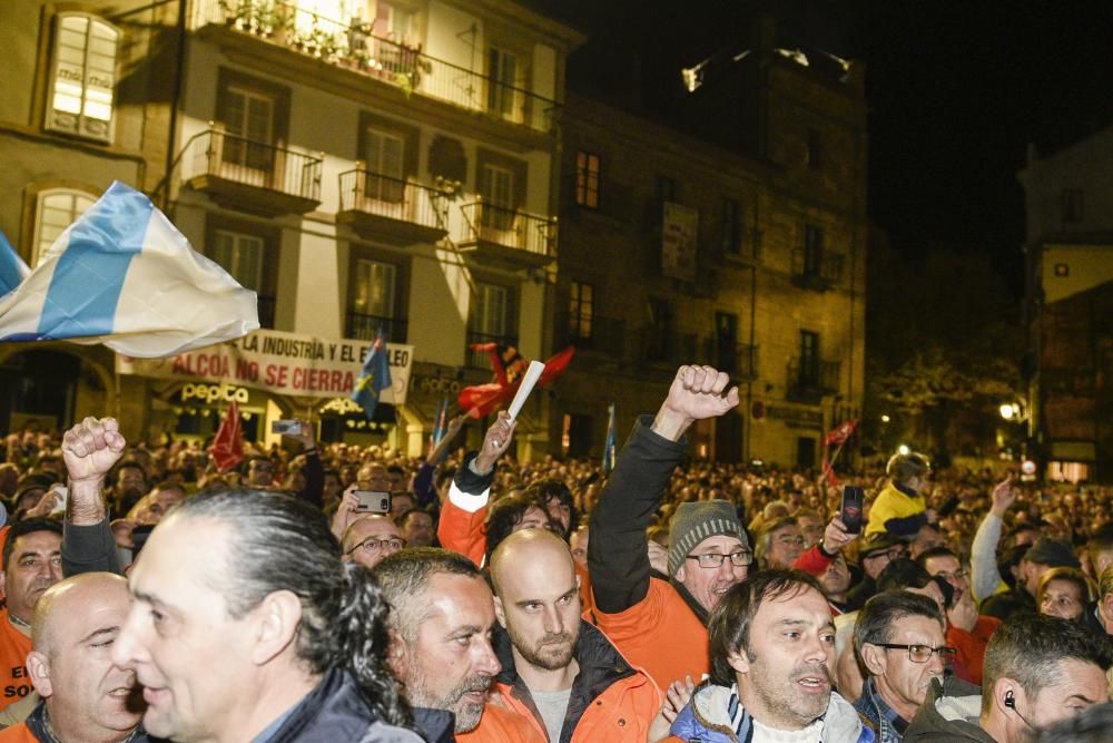 Multitudinaria marcha de "Alcoa no se cierra" en Avilés