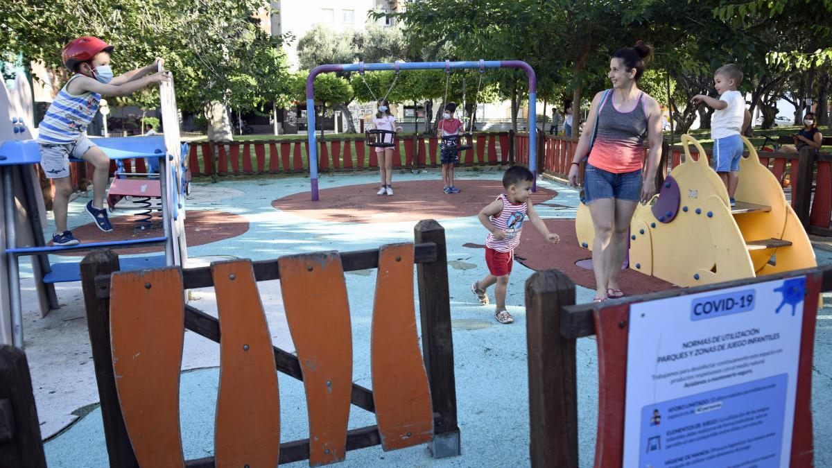 Los más pequeños ya pueden disfrutar de los 600 parques infantiles de Murcia