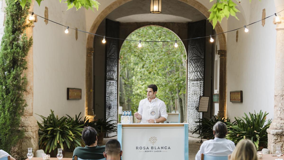 Lluís Pérez, durante la presentación de los Tasts de Rosa Blanca.