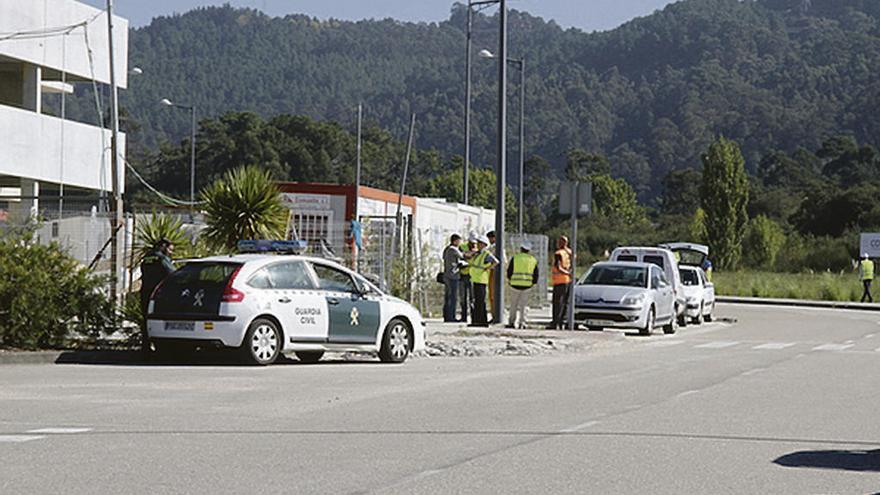 Fallece un trabajador al caer de una altura de 4 metros en Porto do Molle