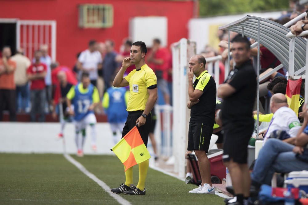 Un gol de Edu Albacar permite al Elche empatar en Sagunto en un partido con mucho músculo y poco fútbol.