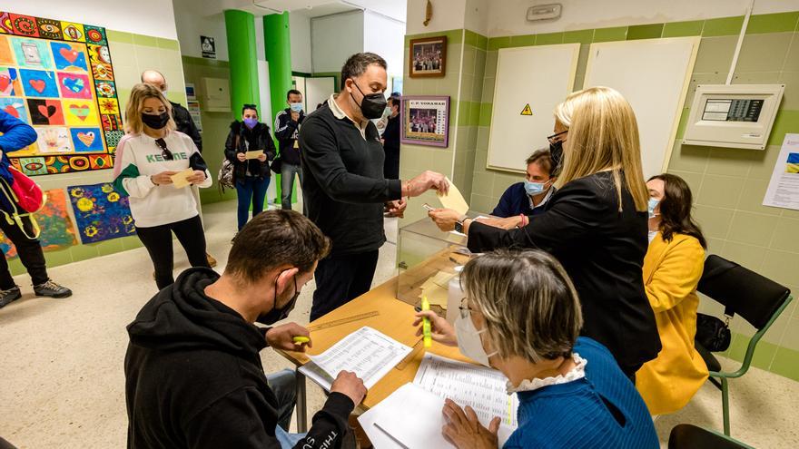 Educación exige el 55% de votos del censo de familias en cada centro para cambiar el horario