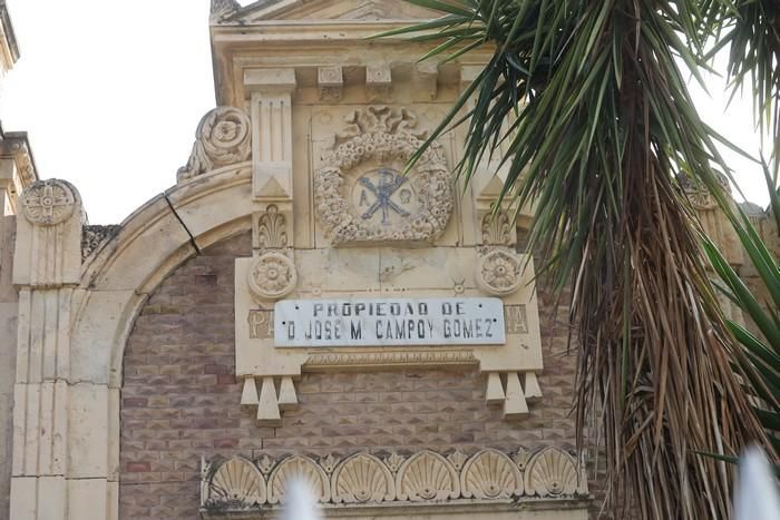 Día de Todos los Santos en el cementerio de Lorca