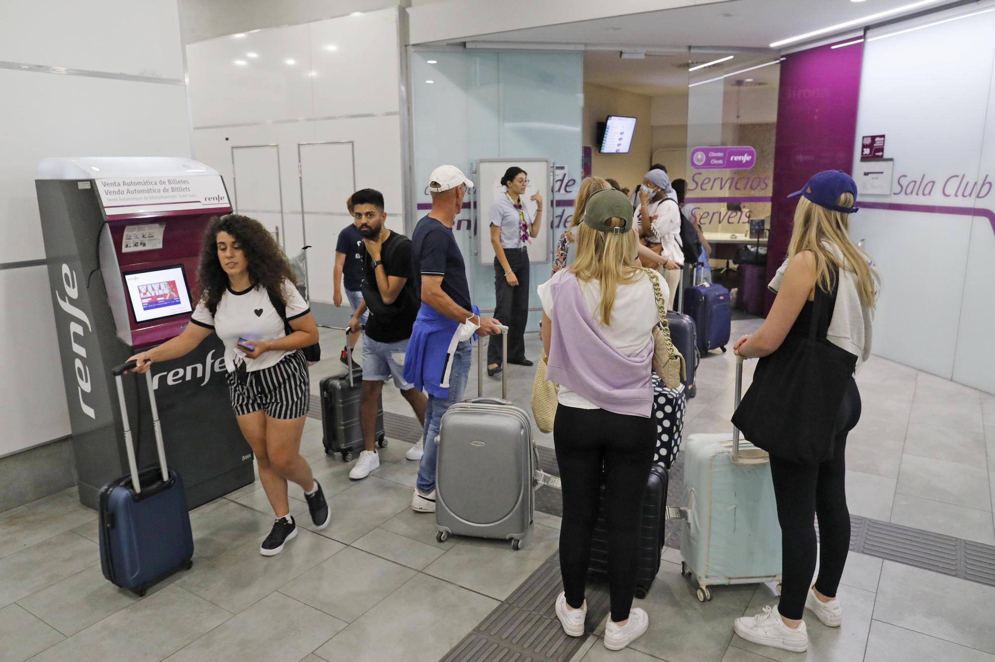 Restablerta la circulació dels trens AVE entre Figueres i Tarragona després d'una aturada de cinc hores