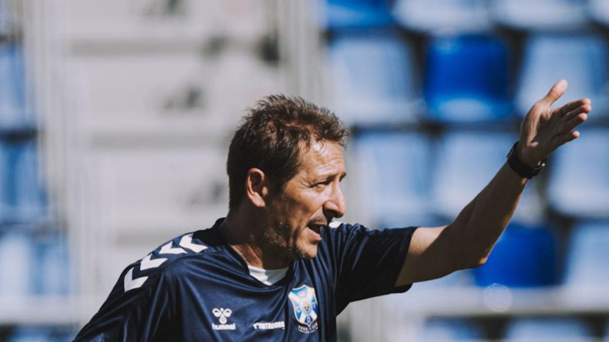 Luis Miguel Ramis, durante el entrenamiento de ayer.