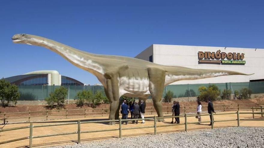 Dinópolis muestra un corpóreo de &quot;Aragosaurus&quot;, el primer dinosaurio español