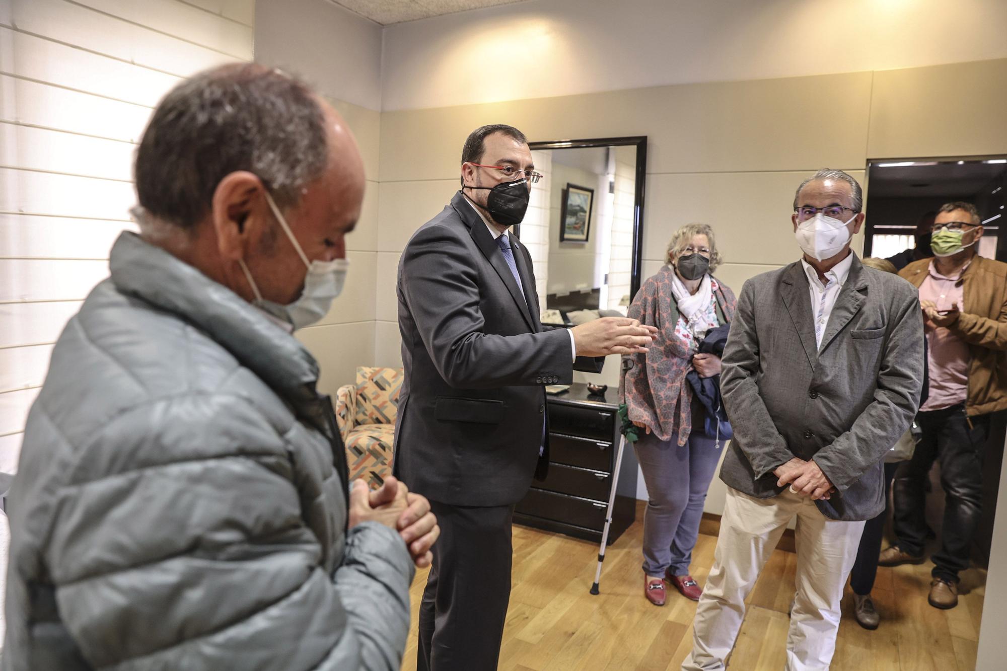 Así fue la visita guiada por Barbón a "la casa" presidencial para los lectores de LA NUEVA ESPAÑA