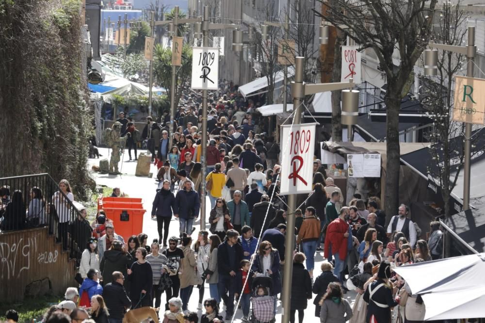 Las tropas napoleónicas campan a sus anchas por el Casco Vello sin saber que el domingo serán expulsados de la ciudad.