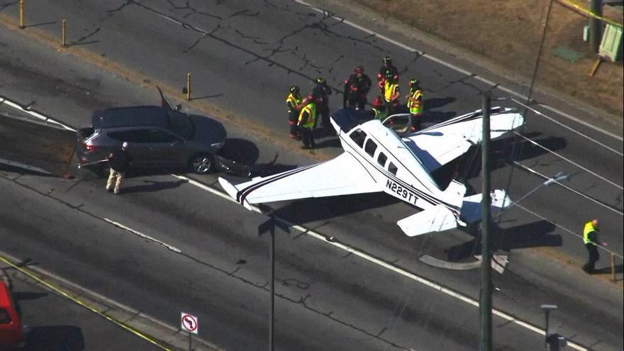 Una avioneta se estrella contra un vehículo tras un aterrizaje de emergencia en Georgia
