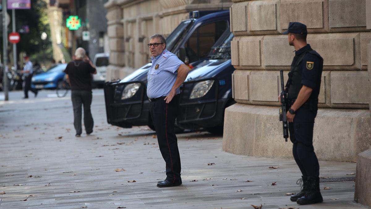 El Tribunal Superior de Justícia de Catalunya (TSJC) ha ordenat a la Policia Nacional assumir la custòdia de l’edifici que l’alberga.