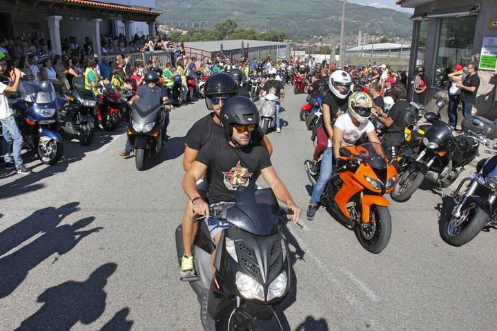 Moaña y el mundo del motor acompañan a Dani Rivas en su funeral