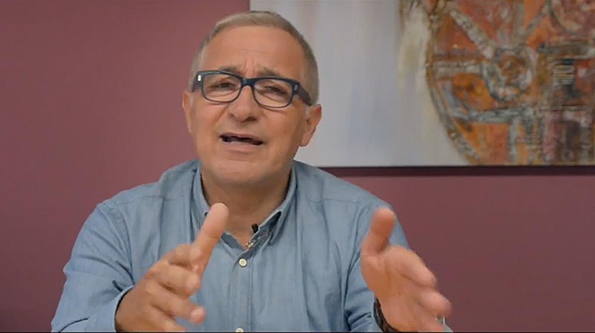 Xavier Sardà, en el vídeo de suport projectat per Societat Civil Catalana.