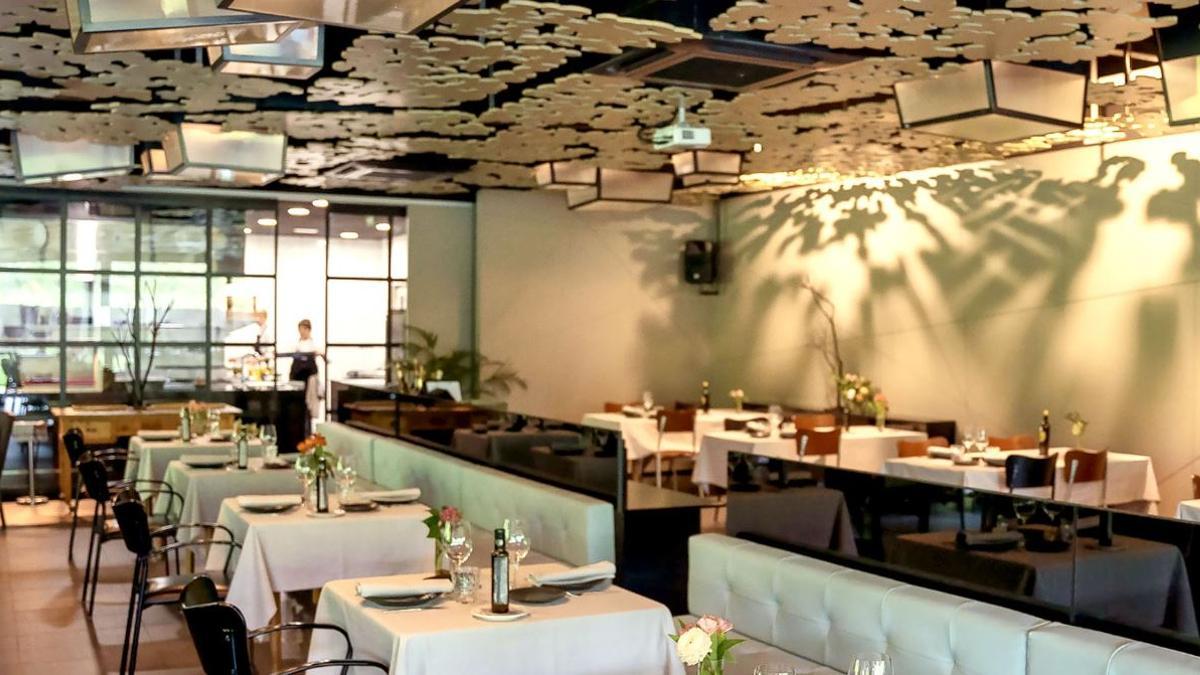 Una imatge de l'interior de l'Hostal de Ca l'Enric de la Vall de Bianya.