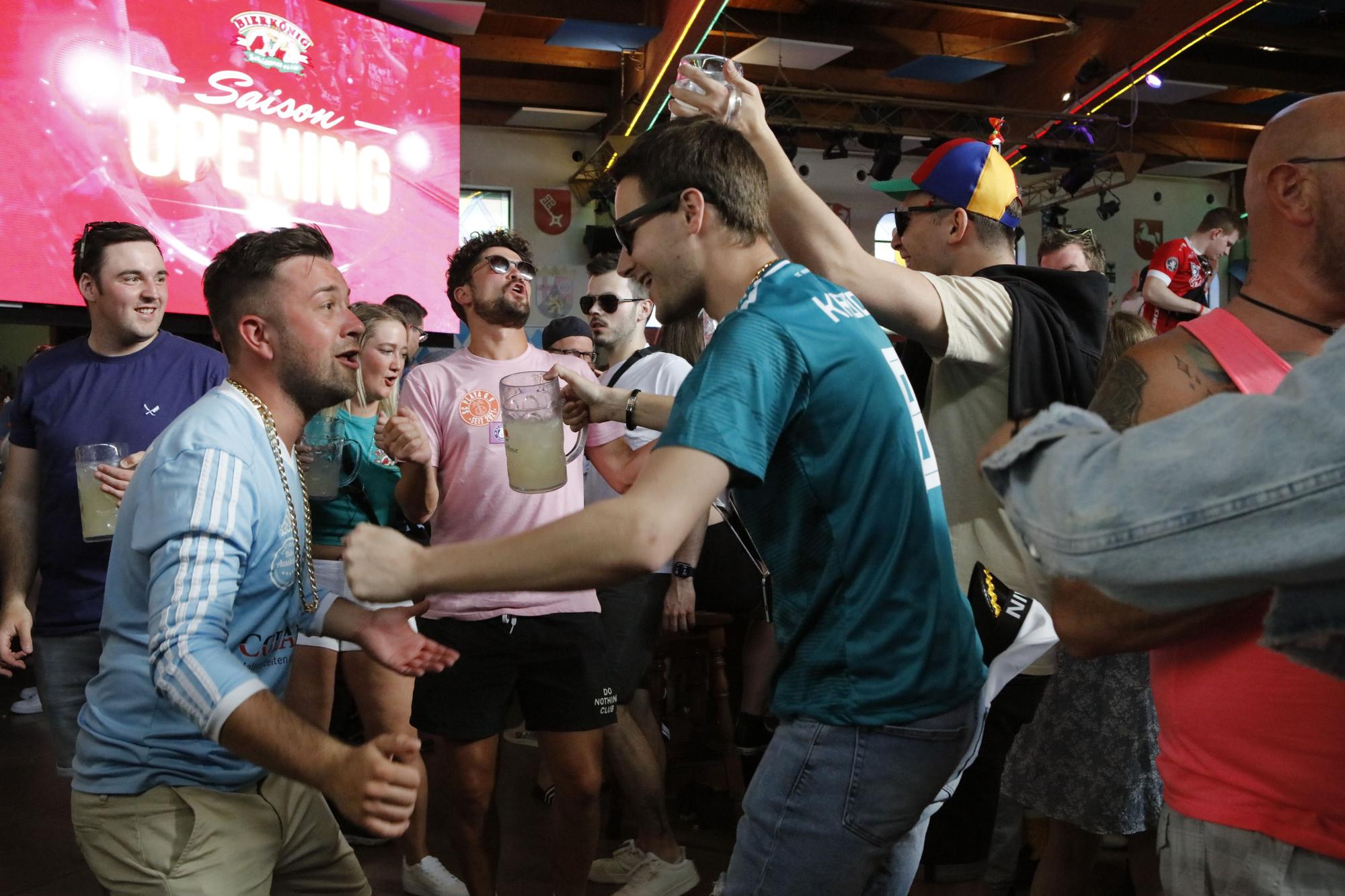 Erster Tag vom Bierkönig-Opening 2023 auf Mallorca: Peter Wackel und ganz viel Party