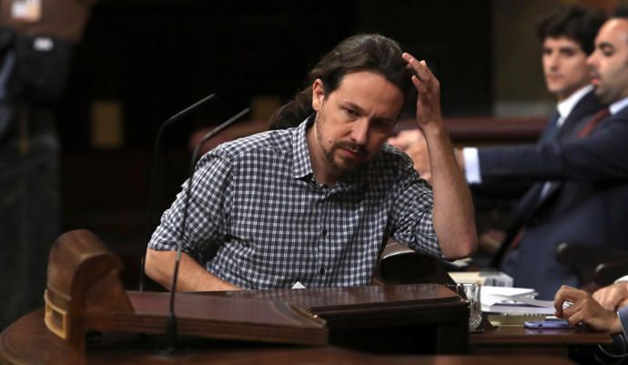 Iglesias sube a la tribuna para ofrecer su discurs