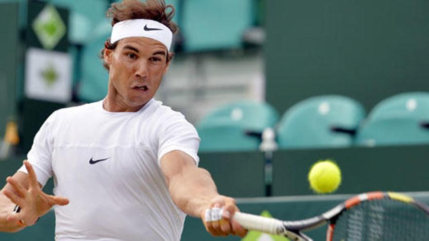 Nadal vuelve a Wimbledon con un contundente triunfo ante Bellucci