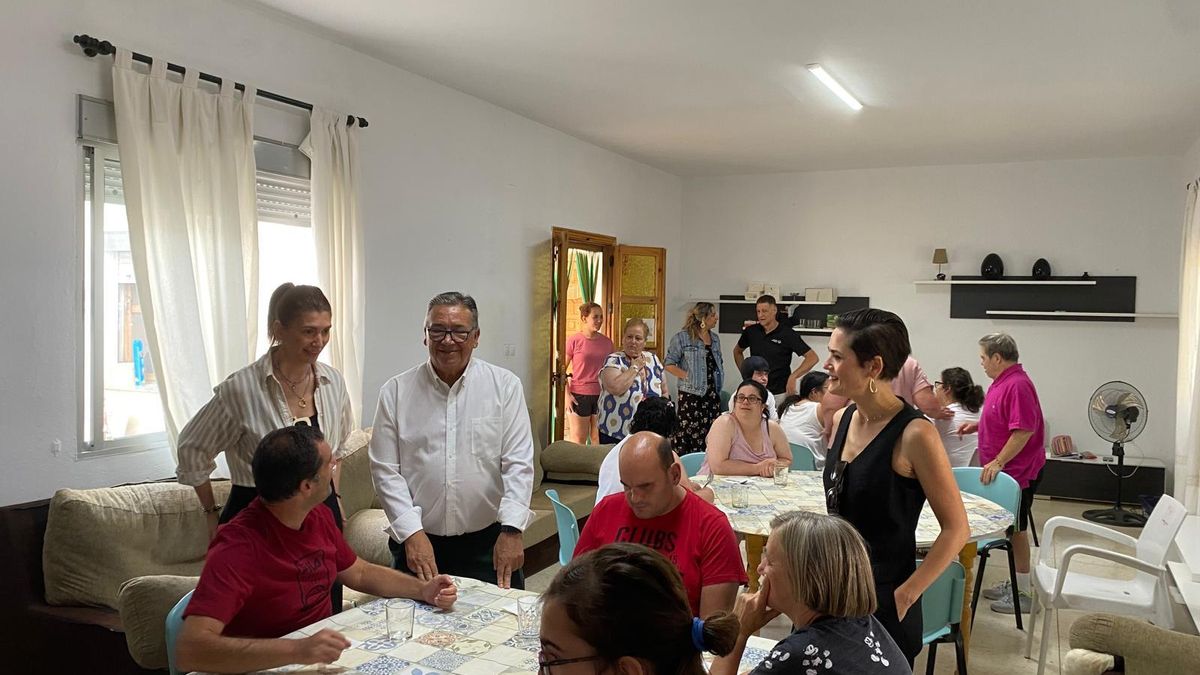 Visita del alcalde José María Ramírez al cortijo de Includes Almendralejo, en Alange.