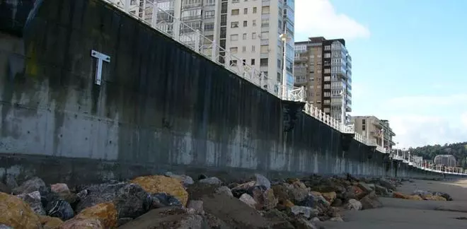 Germán Flor: “El Nalón no es directamente correlacionable con la arena de Salinas”