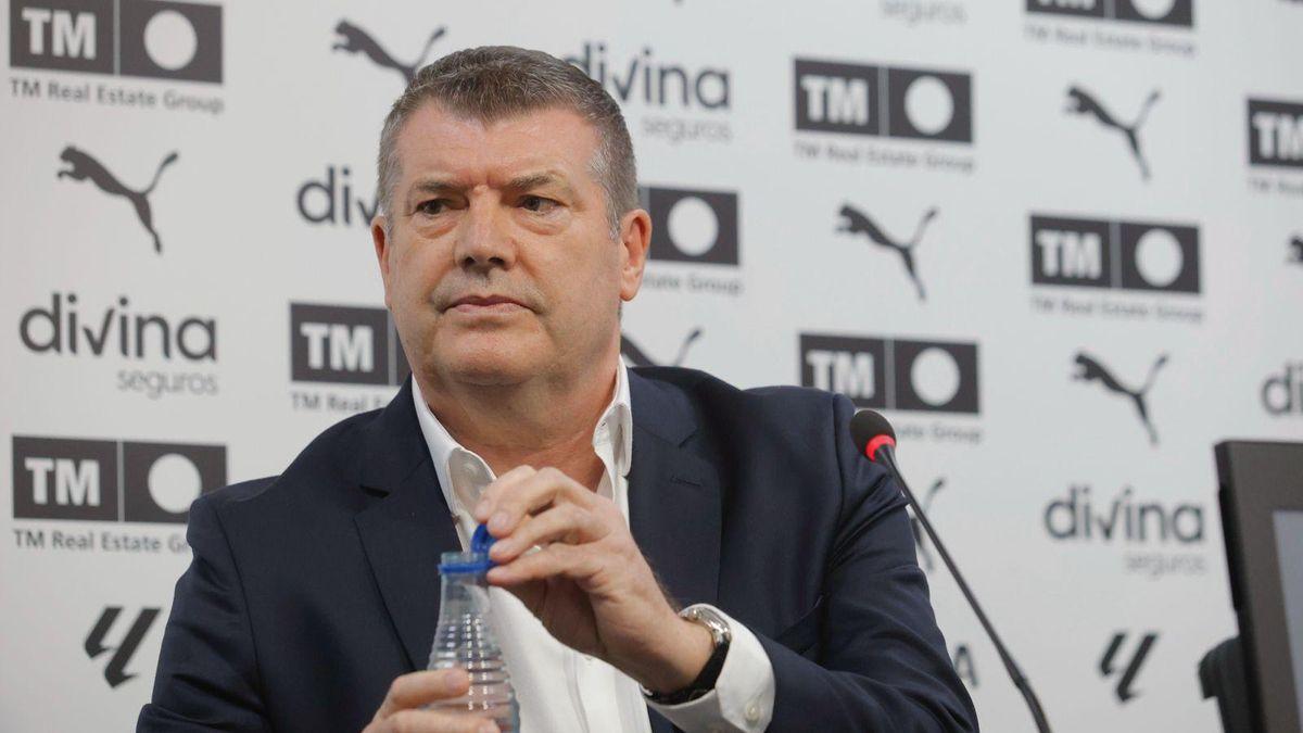 Gourlay en la sala de prensa de Mestalla