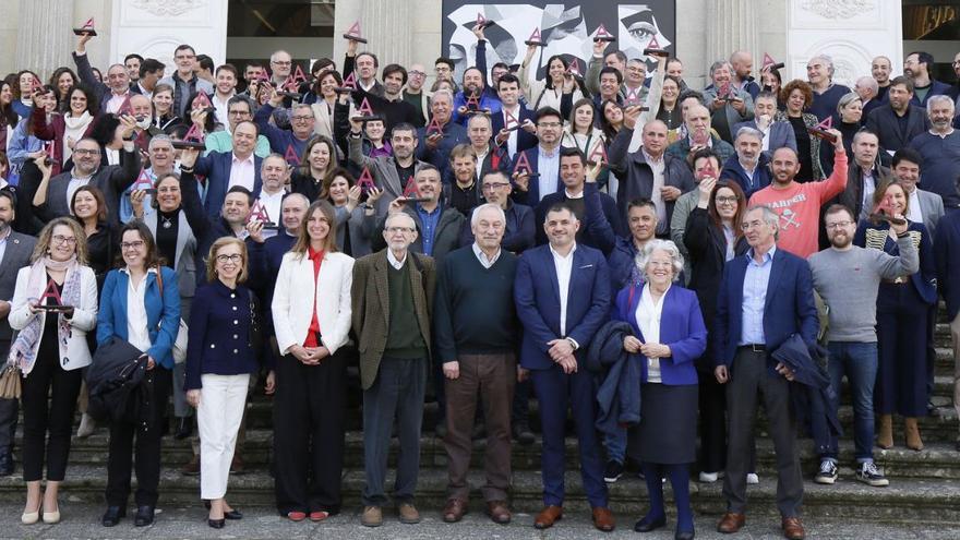 Representantes de la Diputación y de los concellos con proyectos de recuperación de espacios públicos.