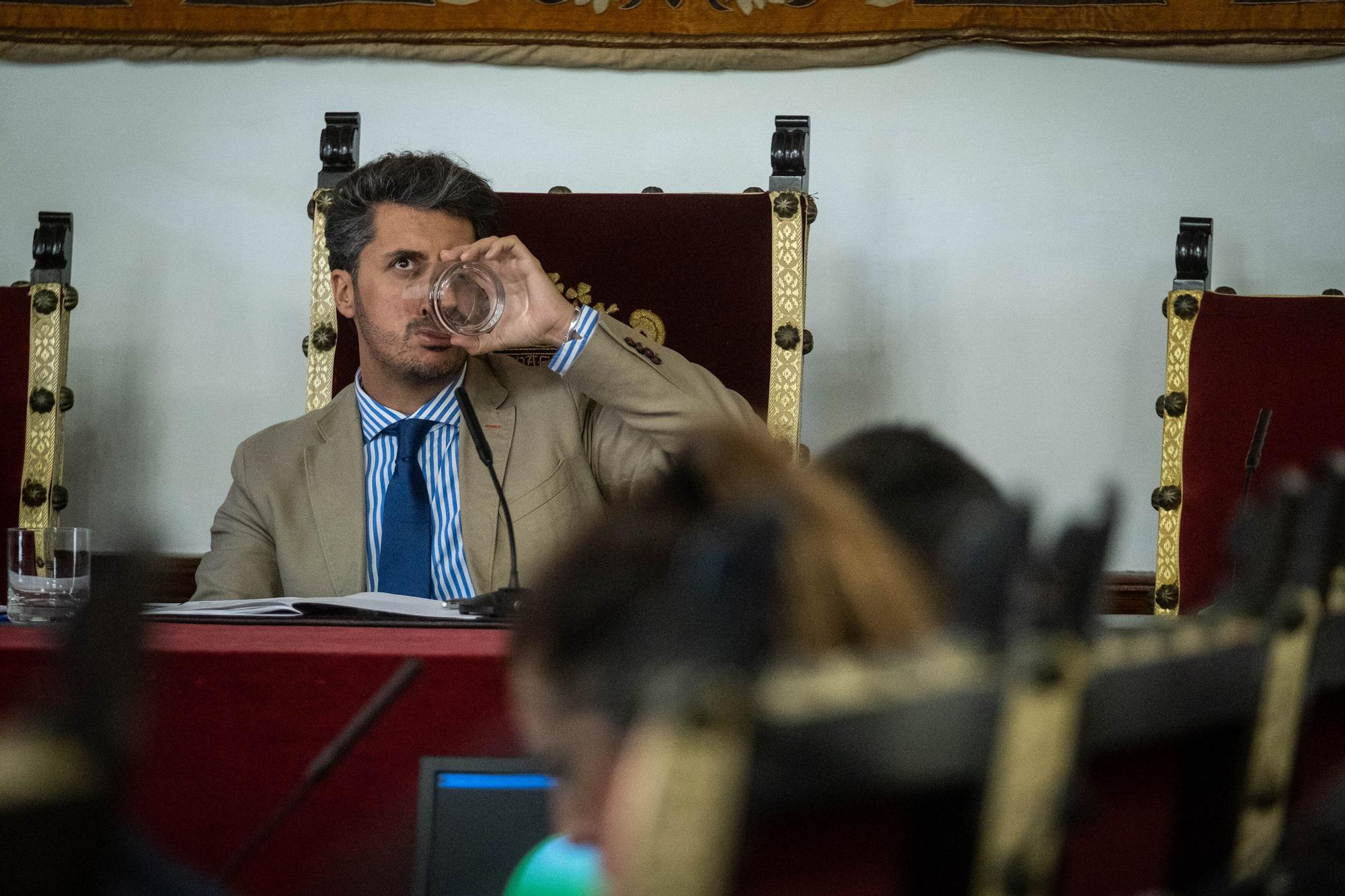 Pleno extraordinario en el Ayuntamiento de La Laguna (9/11/22)