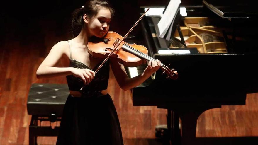 Yizilin Liang, ayer, durante el concierto celebrado en la Casa de Cultura.