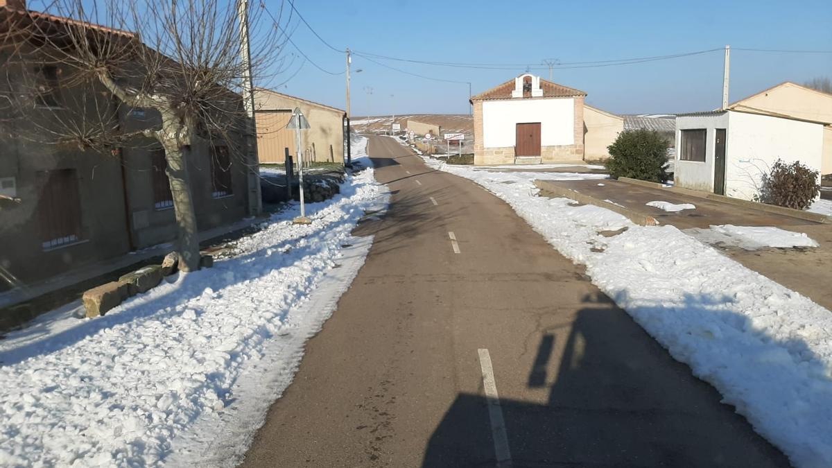 Carretera de Castrillo de la Guareña a Fuentelapeña