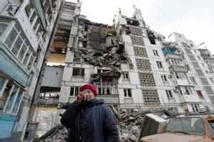 Cadàvers al carrer i edificis cremats: l’odissea per escapar amb vida de Mariúpol