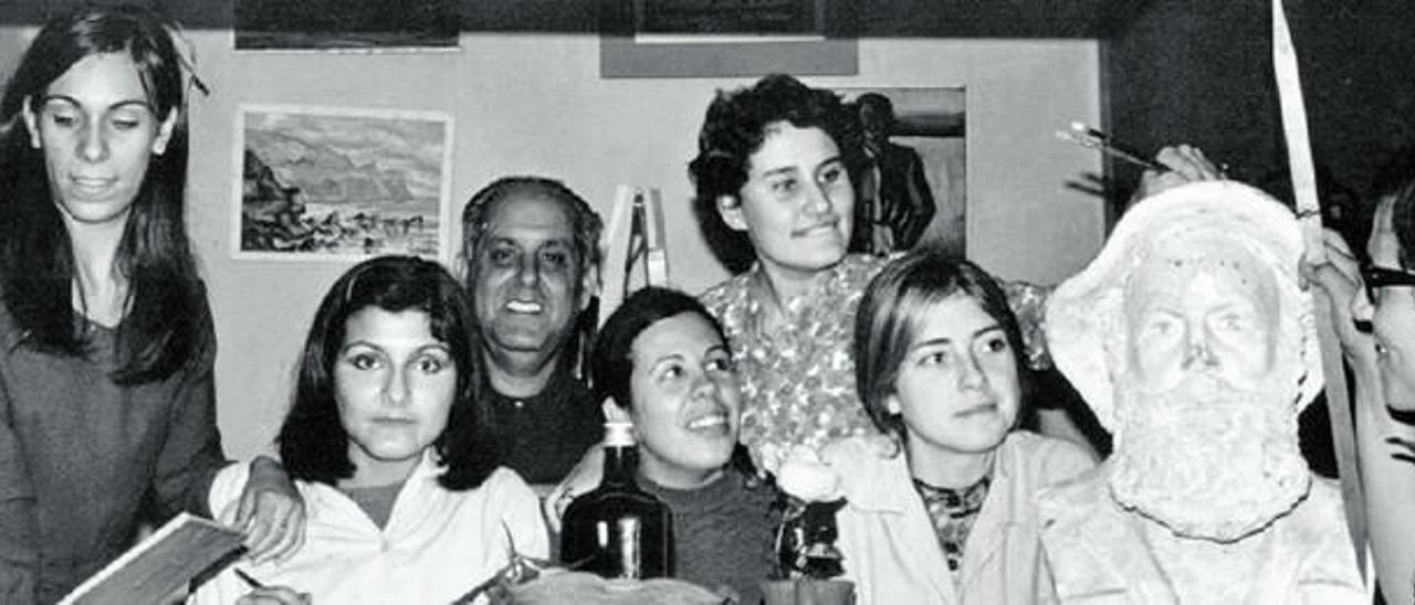 Un día de 1967 en la Escuela con Berta Santana, Felo Monzón y Berbel, María Candelaria Hernández, Celia Rodríguez, Fátima Martín y Juan Rodríguez.