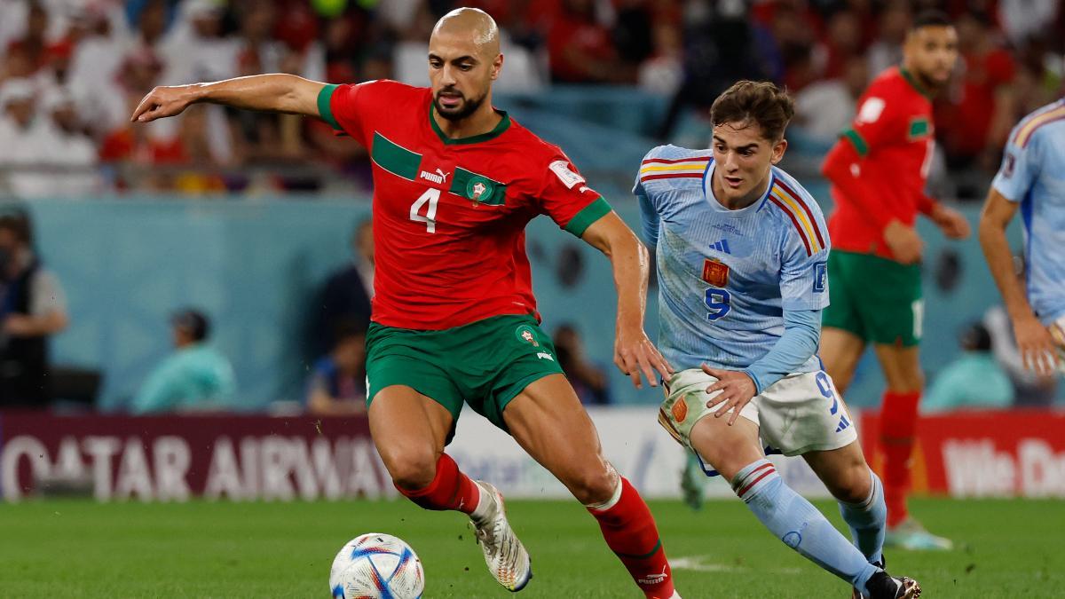 Amrabat, objetivo del Atlético de Madrid en verano