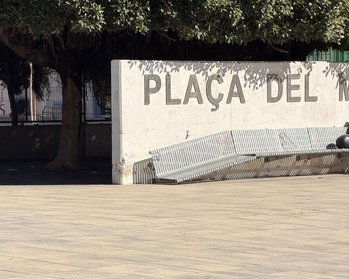 Banco plaza Mediterrani