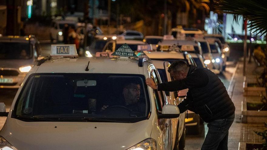 Taxi Driver Assaulted at Knifepoint in Santa Cruz de Tenerife