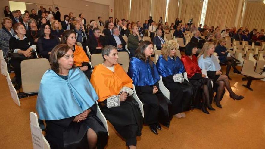 Una imagen de la ceremonia académica de apertura del curso 2016-2017 en la Uned. // Gustavo Santos