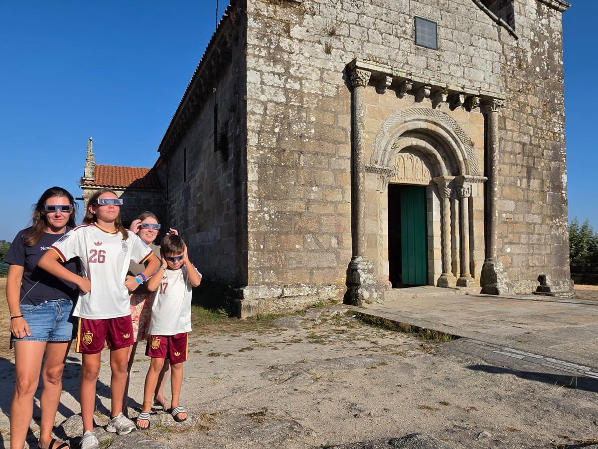 El eclipse desde O Morrazo, en imágenes
