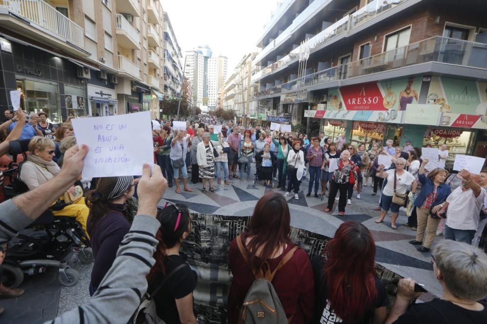 Manifestación en Benidorm contra la sentencia a "La Manada"