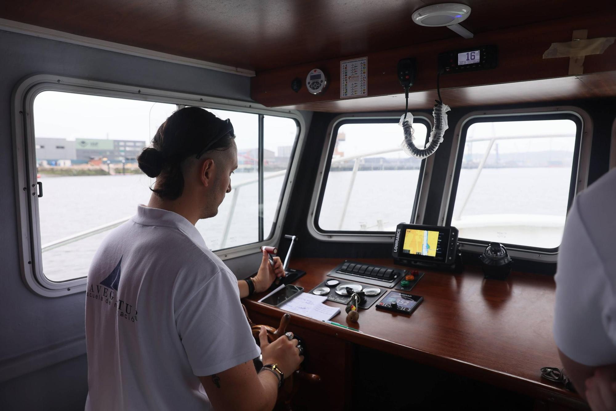 Regresan los paseos en lancha por la ría de Avilés: y hay novedades