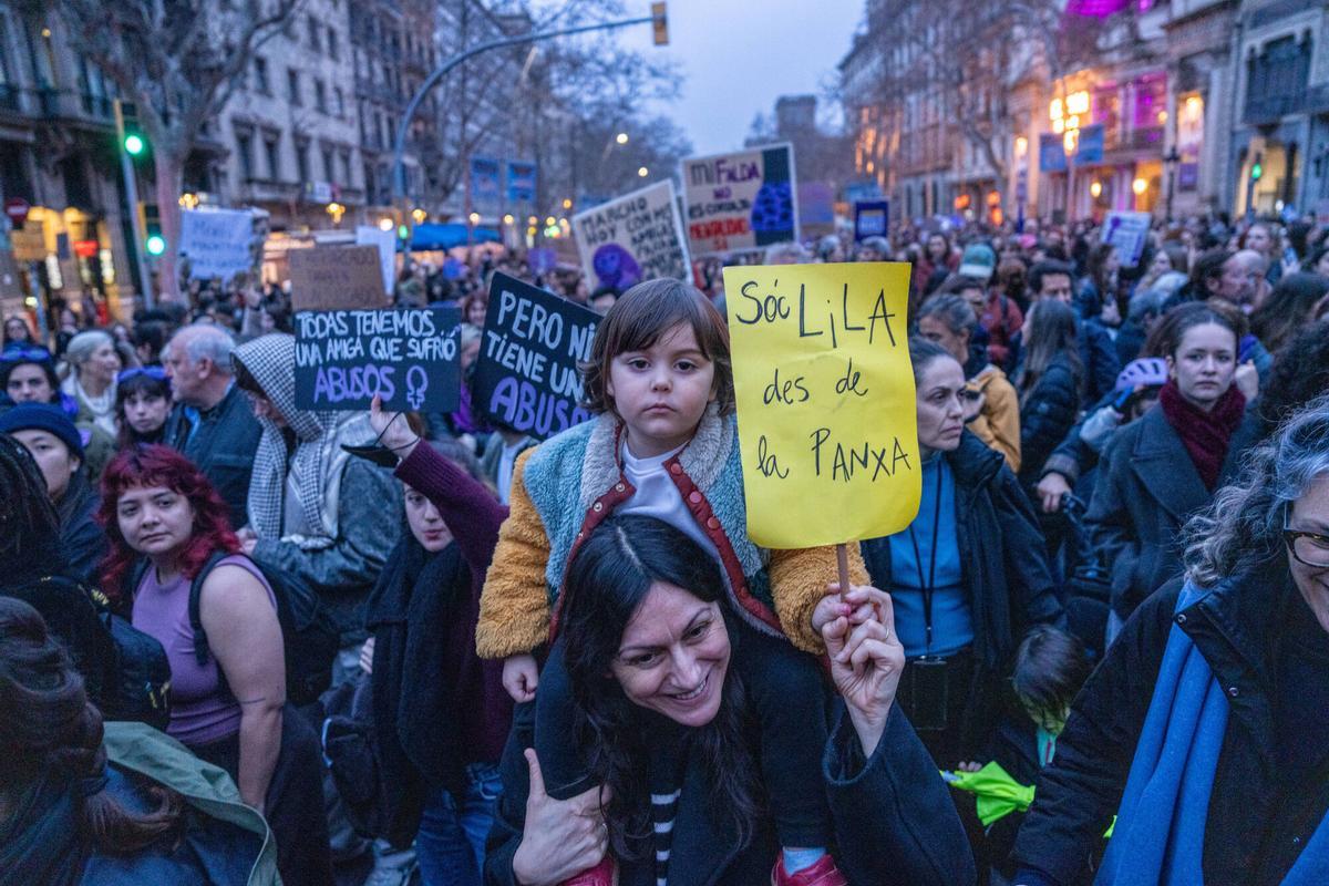 Protesta multitudinaria: miles de personas se movilizan en el 8M de ...