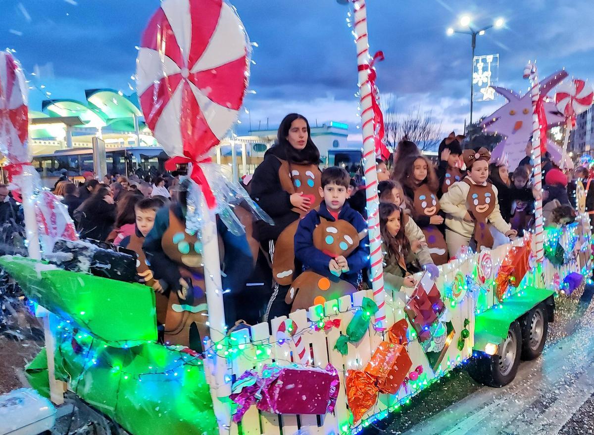 Las fotos de Sus Majestades los Reyes Magos recorriendo Cangas