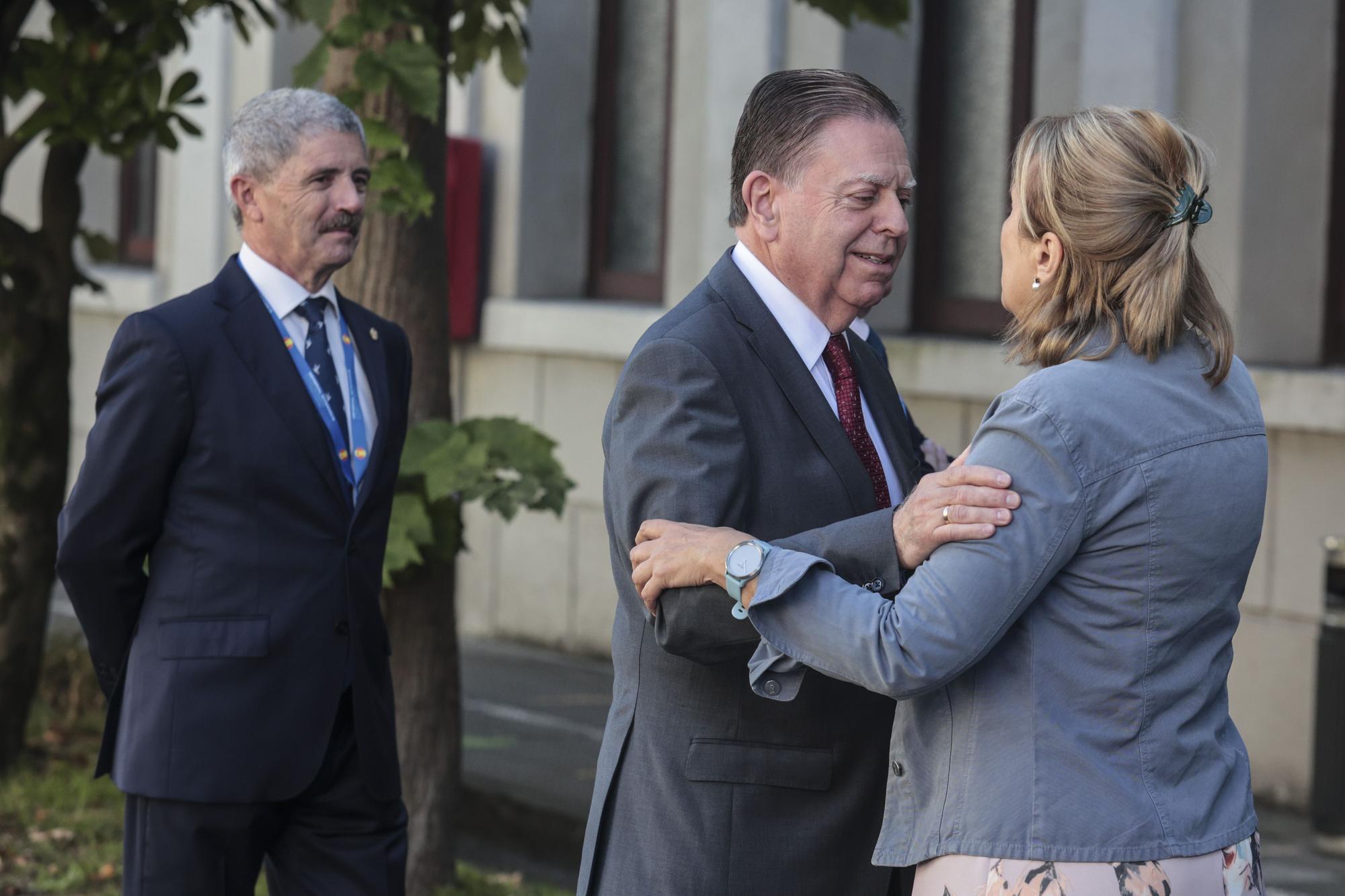 En imágenes: así fue la visita de la ministra Margarita Robles a la Fábrica de Armas de Trubia