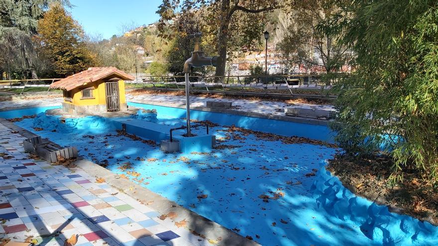 Concluyen los trabajos para impermeabilizar el estanque del parque Dorado, en Sama