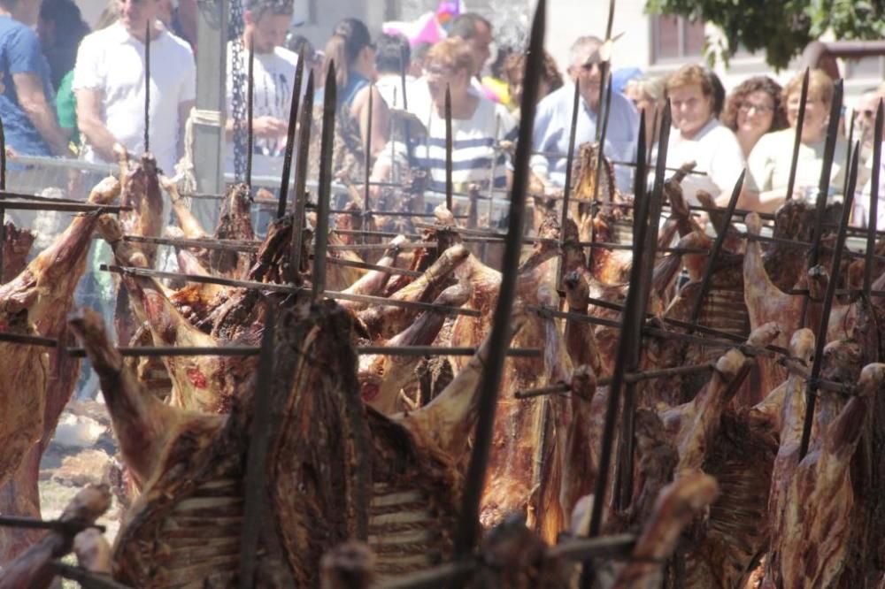 Más de 3.000 comensales disfrutan en Moraña del Carneiro ao Espeto