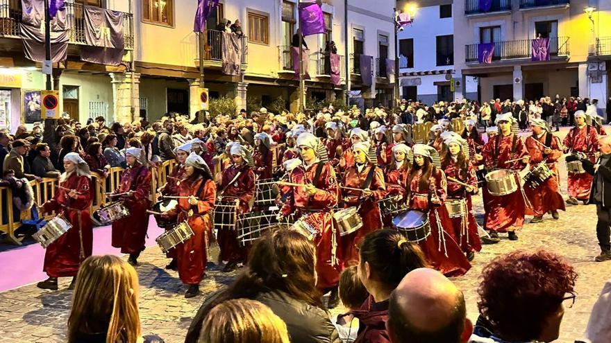 Los tambores marcan el ritmo en Sagunt